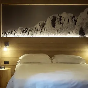 Lo Hotell